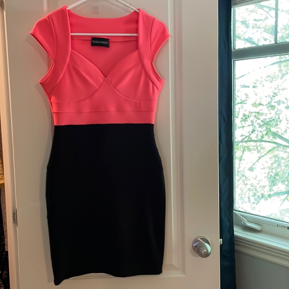 Size 8 Frank Lyman designs dress. One of a kind sample dress in coral and black.